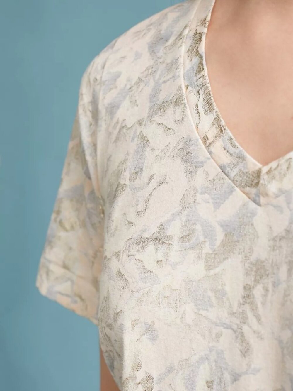 NWT Anthropologie Foiled Floral Tee Size M - Picture 2 of 4